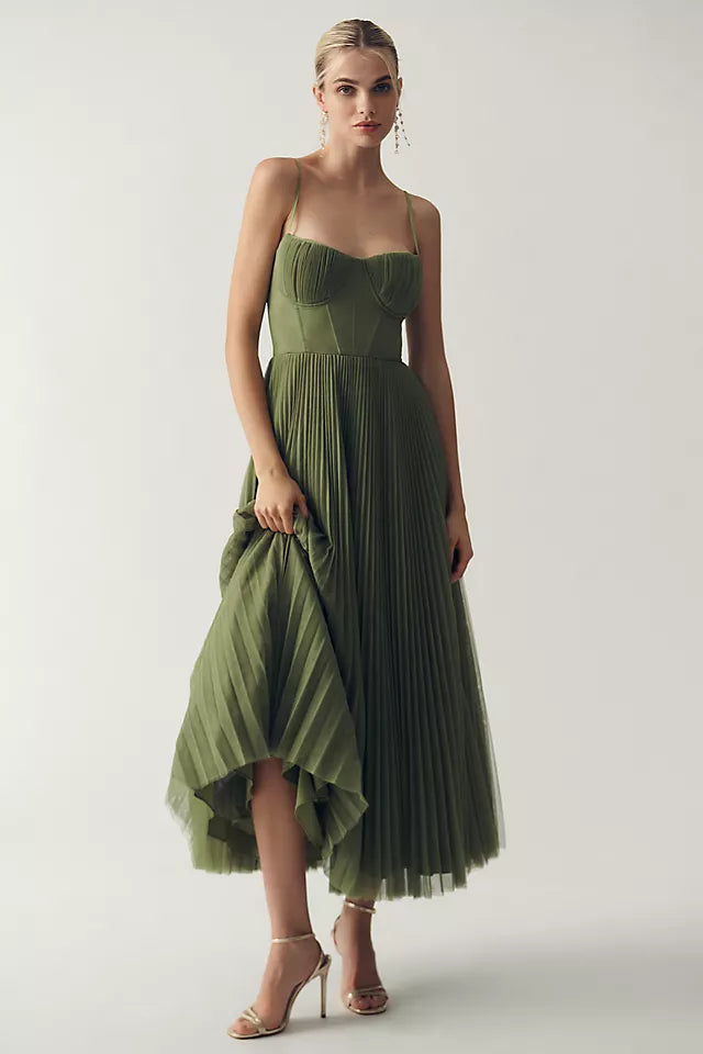 Edith – Elegancka plisowana sukienka 