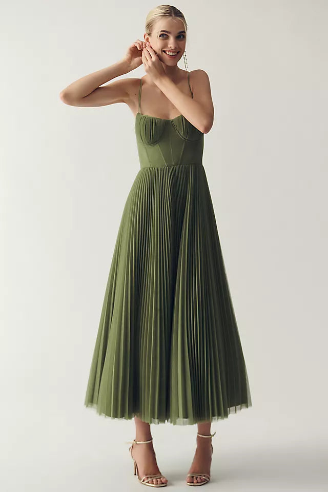 Edith – Elegancka plisowana sukienka 