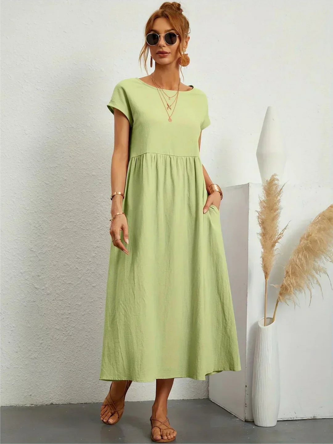 Jenna – Elegancka sukienka z okrągłym dekoltem 